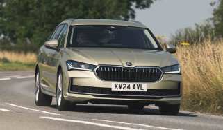Skoda Superb Estate - front cornering turning left